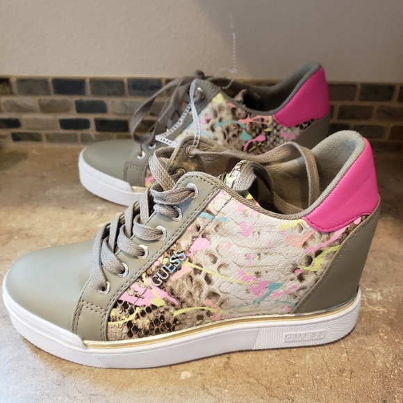 guess snakeskin sneakers
